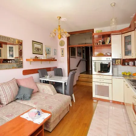Poetry Apartment *