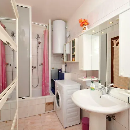 アパート Poetry *