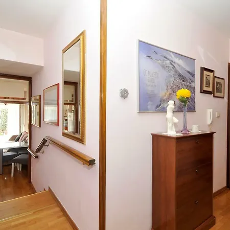 Apartament Poetry