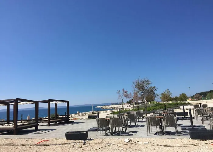 شقة Poetry